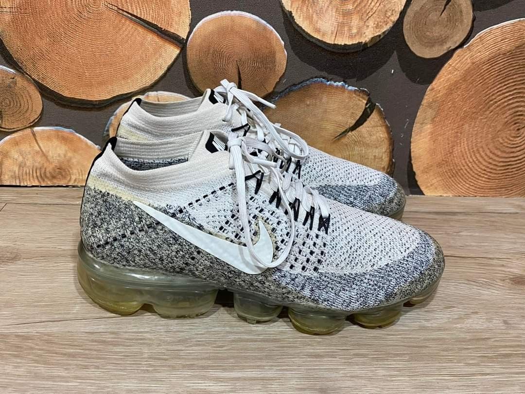 Nike air vapormax flyknit 2 dark grey original, Fesyen Wanita, Sepatu di  Carousell