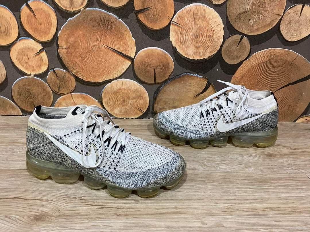 Nike air vapormax flyknit 2 dark grey original, Fesyen Wanita, Sepatu di  Carousell