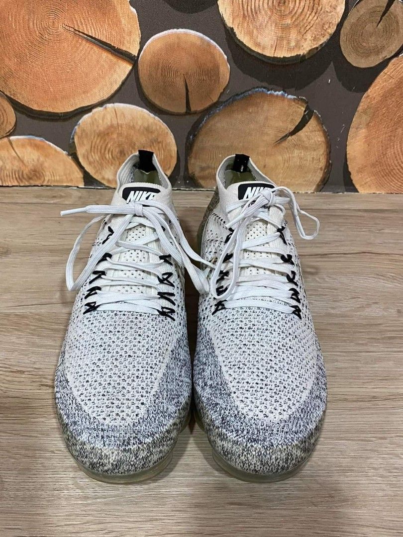 Nike air vapormax flyknit 2 dark grey original, Fesyen Wanita, Sepatu di  Carousell