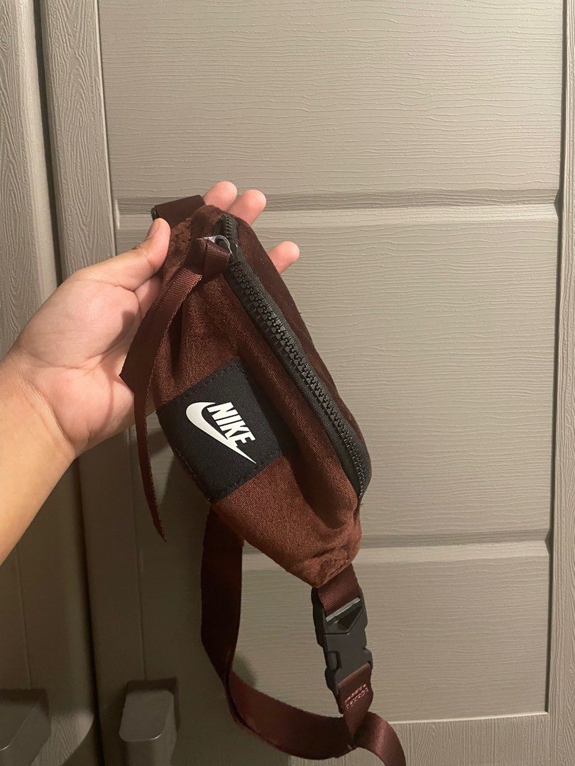 Nike tech shop winterized hip pack
