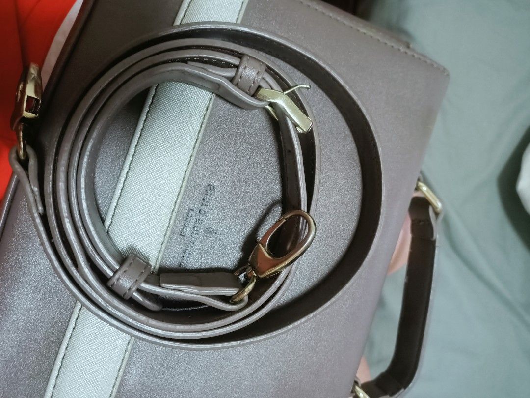 Paul's Boutique Sling bag (Category: Luxury Bags & Wallets) located in Manila. Submitted by niqssss (Listing ID 1208752335, Image 3). Description: Paul's boutique sling bag. Preloved but in good condition pa ☺️.