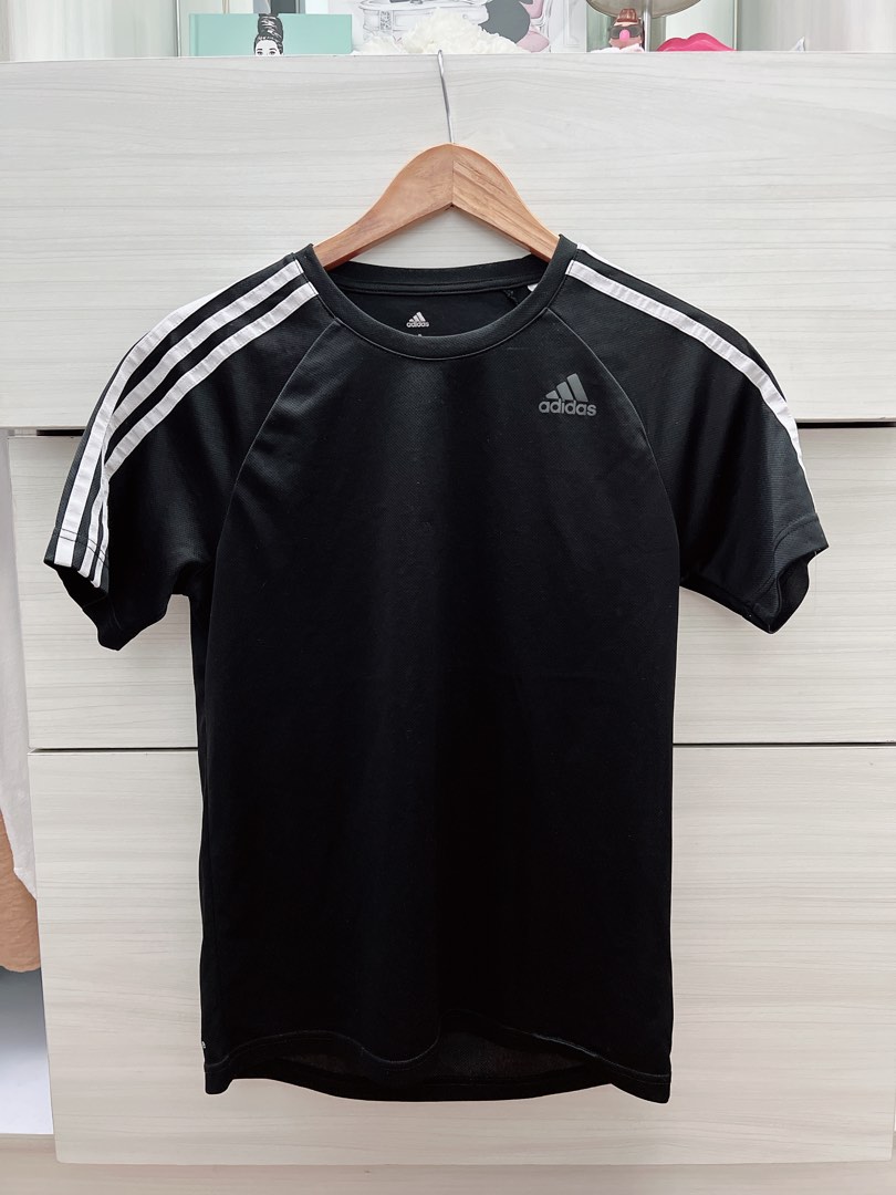 Preloved Adidas black top, Women's Fashion, Activewear on Carousell