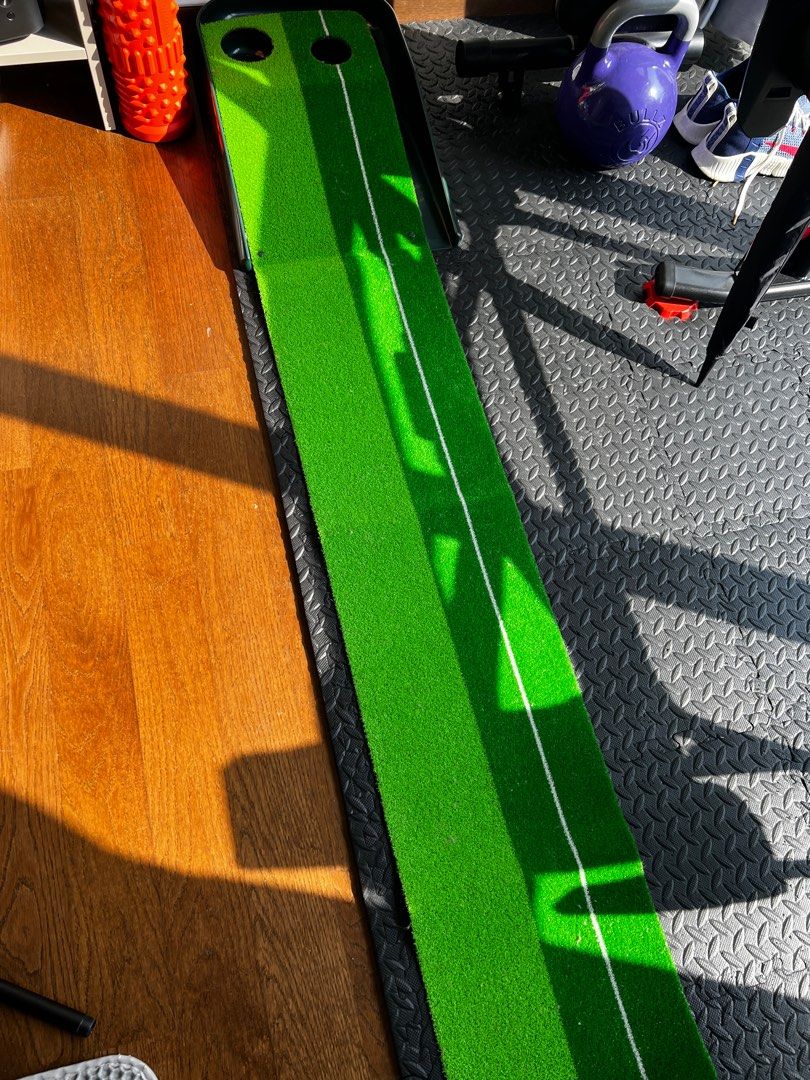 Putting matt, Sports Equipment, Sports & Games, Golf on Carousell