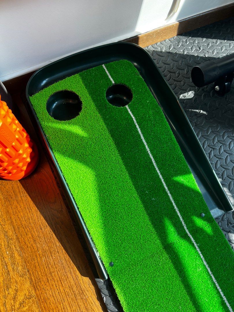 Putting matt, Sports Equipment, Sports & Games, Golf on Carousell