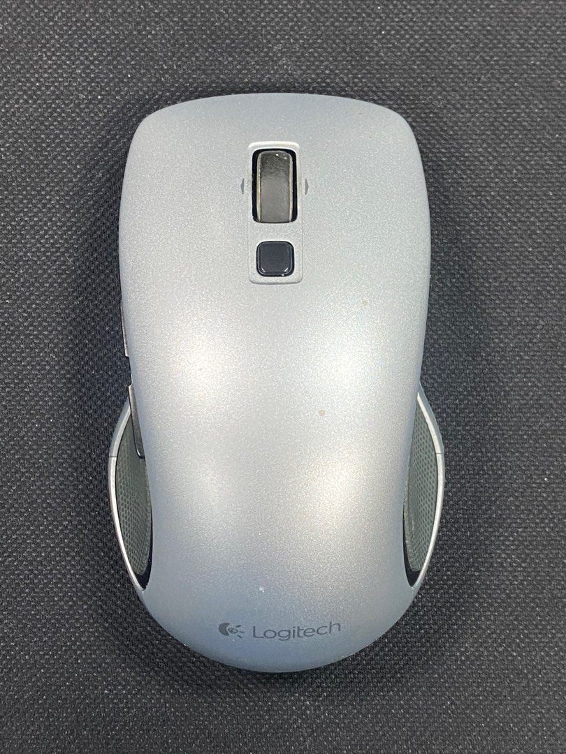 Rare Logitech M560 Silver Mouse, Computers & Tech, Parts & Accessories, Mouse Mousepads on Carousell