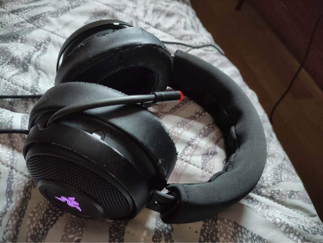 Razer headphones, Audio, Headphones & Headsets on Carousell