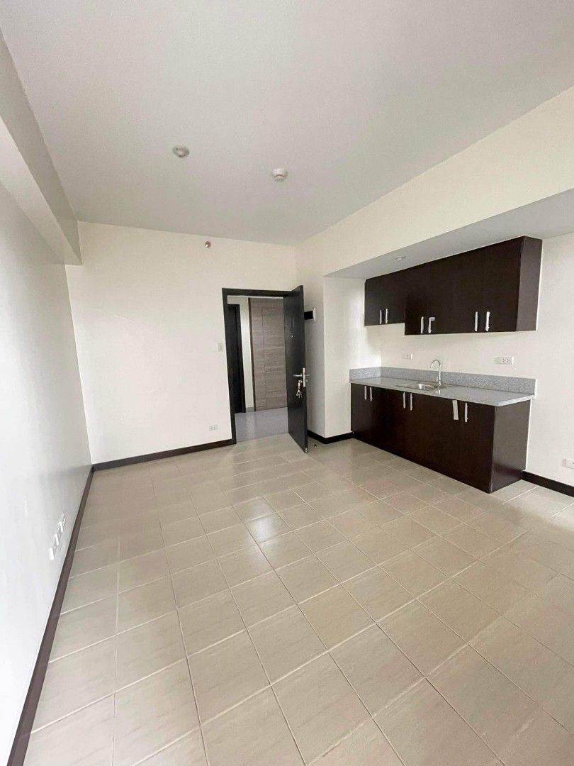 RFO 12BR LIPAT AGAD 30K mo Rent to own Condo in Makati San Lorenzo