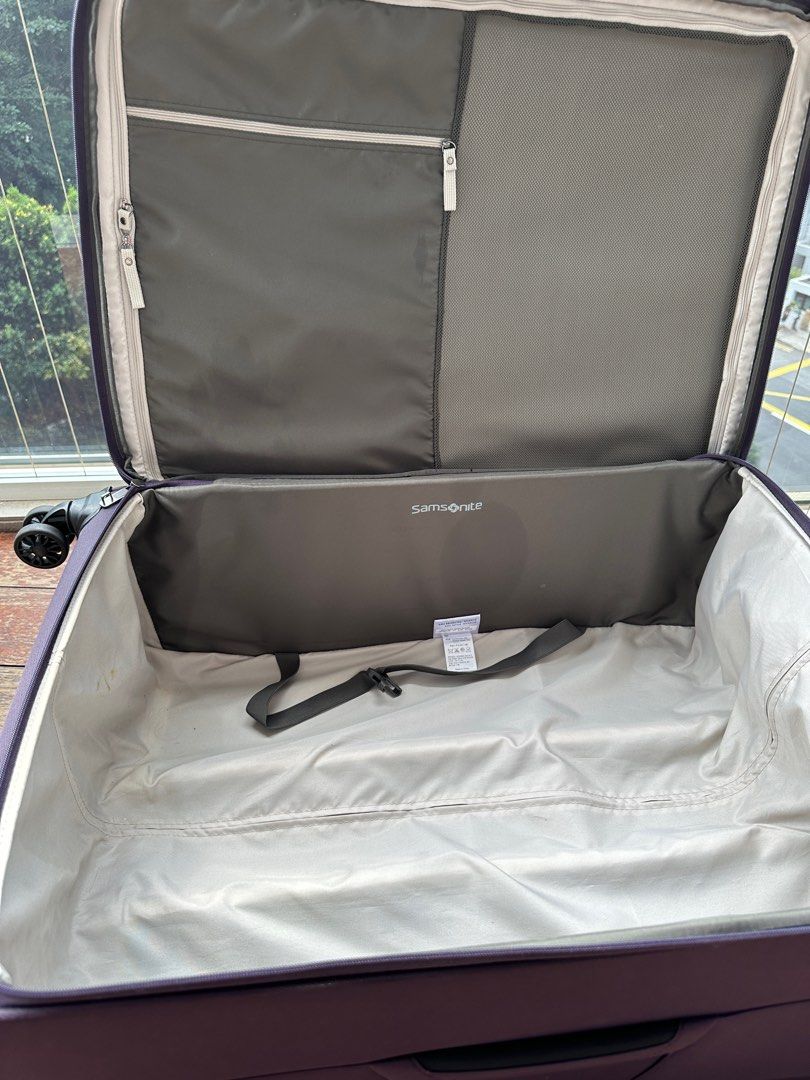 Samsonite 72H DLX 78/29 Spinner (the lightest suitcase), Hobbies & Toys