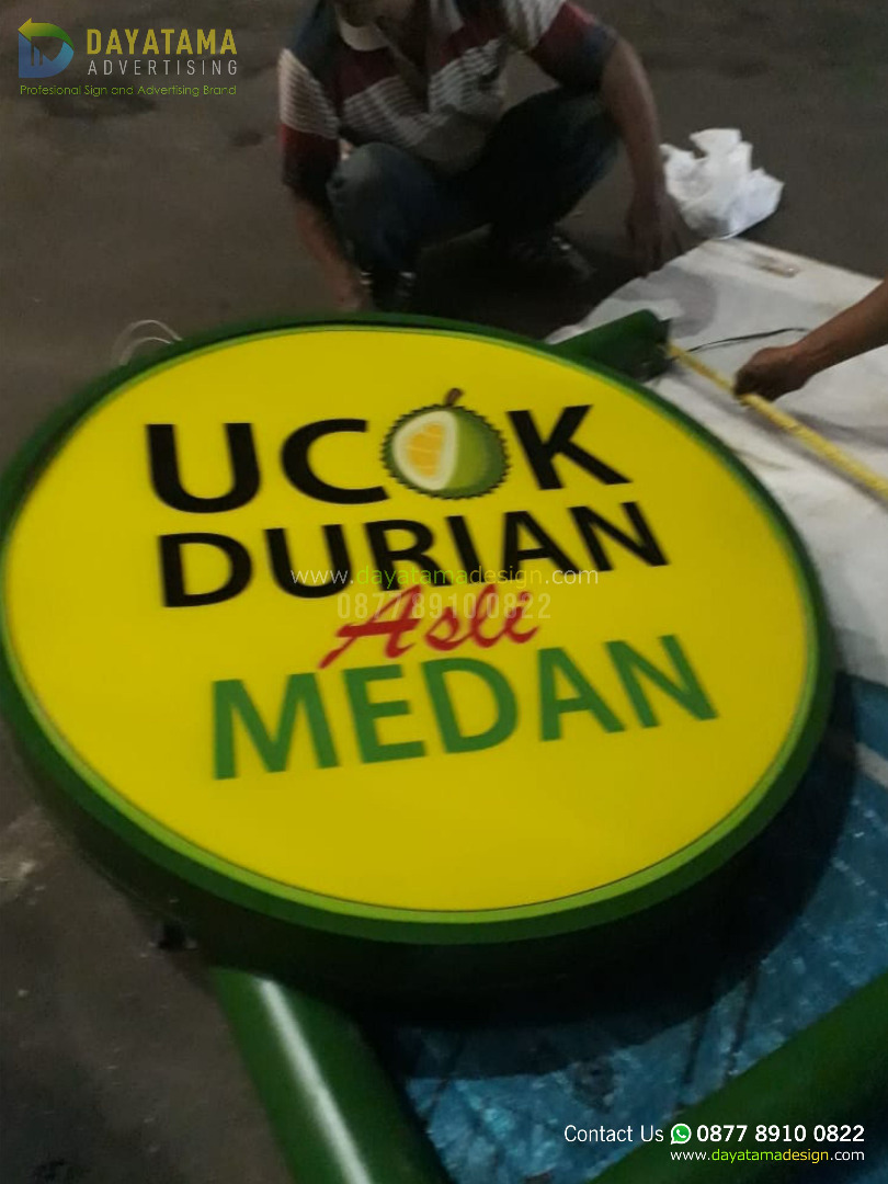 Signage Neon Box Ucok Durian, Desain & Kerajinan Tangan, Karya Seni di