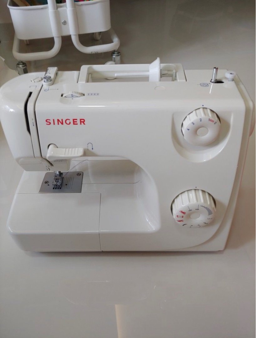 Singer 8280 Sewing machine, Furniture & Home Living, Home Improvement ...