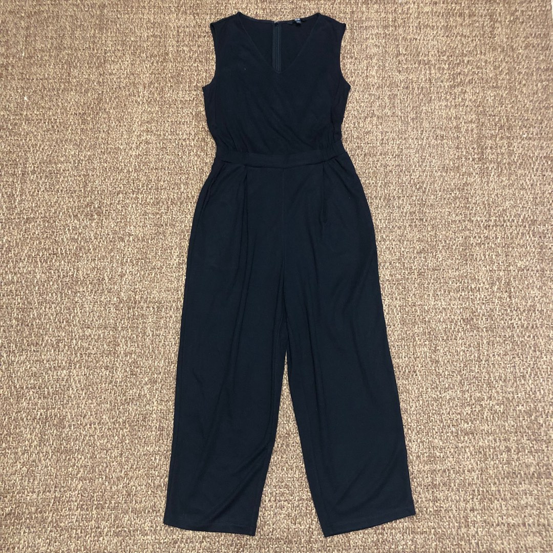 SMALL Uniqlo Black Jumpsuit, Women's Fashion, Dresses & Sets