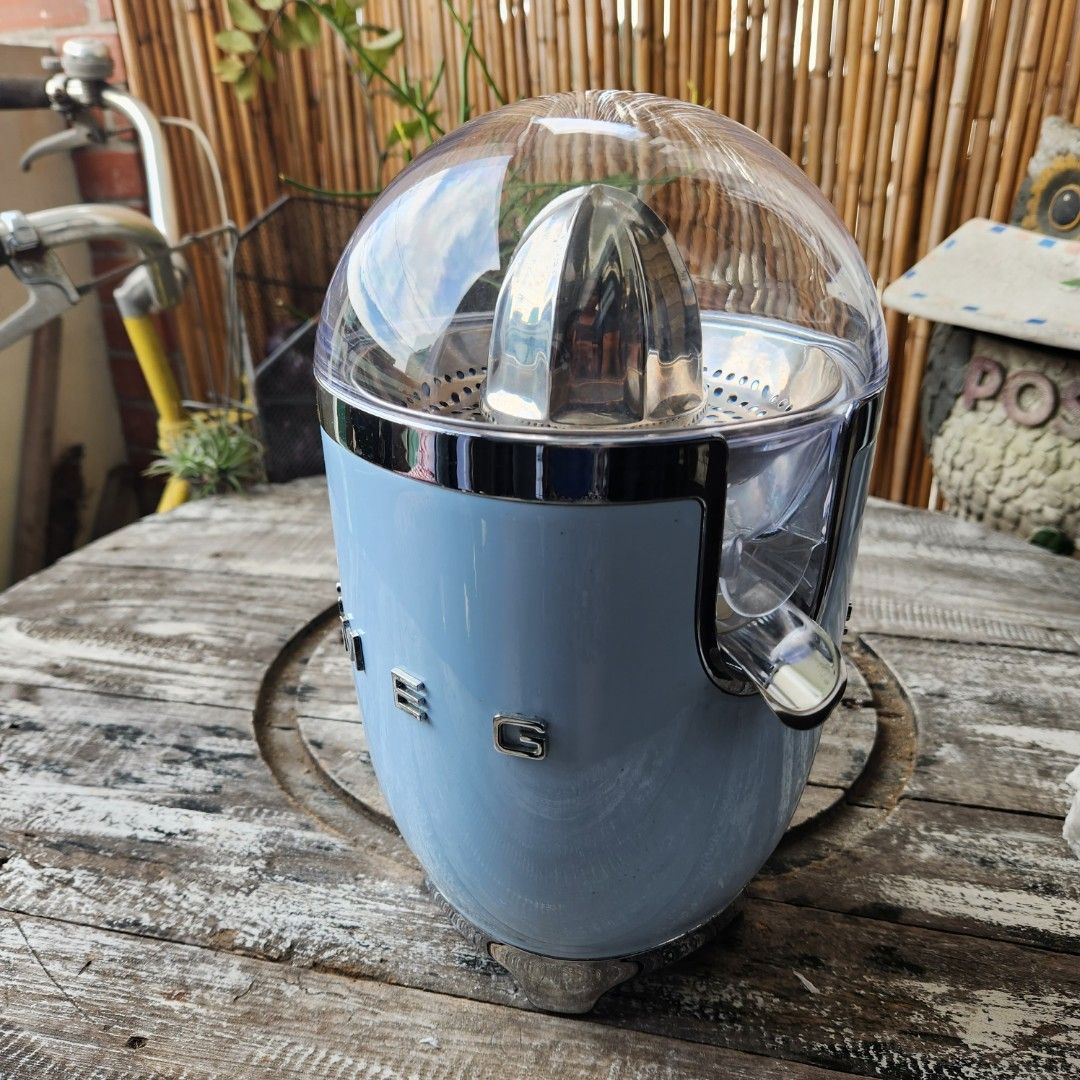 SMEG Citrus Juicer, TV & Home Appliances, Kitchen Appliances, Juicers