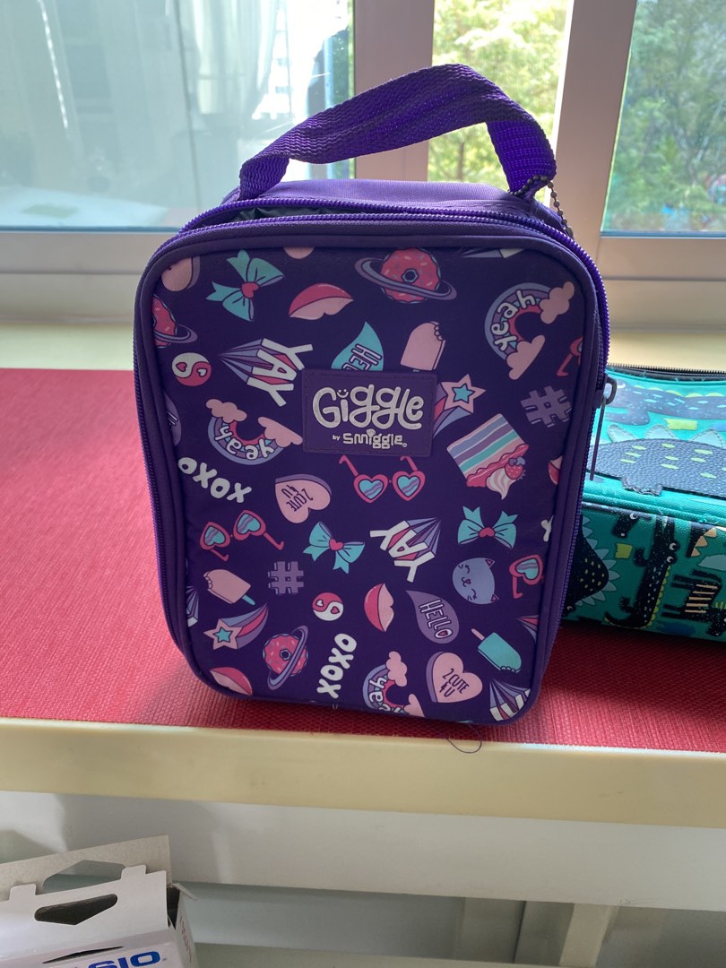Smiggle lunch bag, Babies & Kids, Babies & Kids Fashion on Carousell