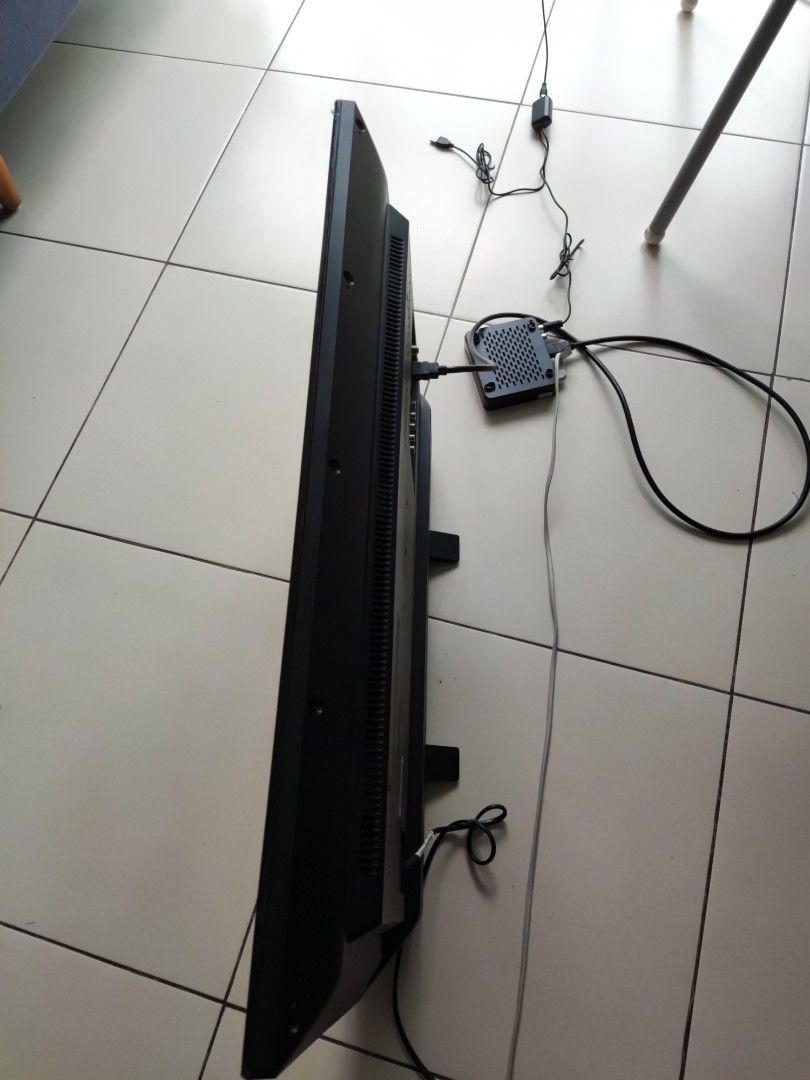 Sony bravia 32 inch LED TV (NOT smart and pls read description), TV