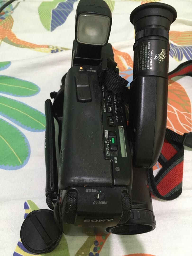 Sony CCD-TR75 Video8 AS IS (Category: Video Cameras) located in Manila. Submitted by olx156 (Listing ID 1208769059, Image 3). Description: Working. No tape good retrieving old memories AS IS.