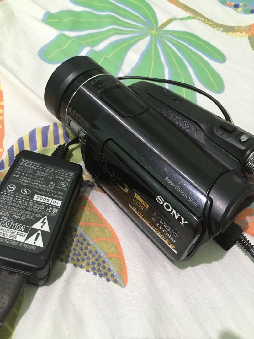 Sony HDR-HC9 no battery (JAPAN) (Category: Video Cameras) located in Manila. Submitted by olx156 (Listing ID 1208774621, Image 2). Description: (wysiwyg )what you see is what you get. since most of the items vintage & rare (untested) payment first thru gcash shipping within the day lalamove metro manila only outside metro manila can be ship via flash express / jnt / lbc.