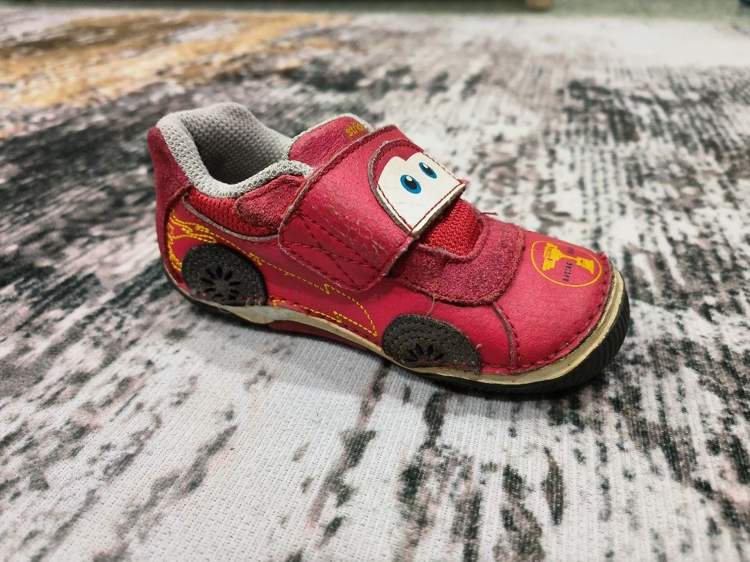 Lightning mcqueen discount shoes stride rite