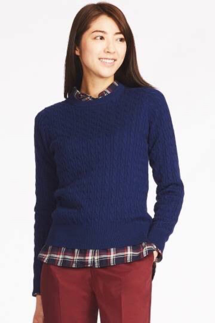 UNIQLO cable knit sweater, Women's Fashion, Coats, Jackets and