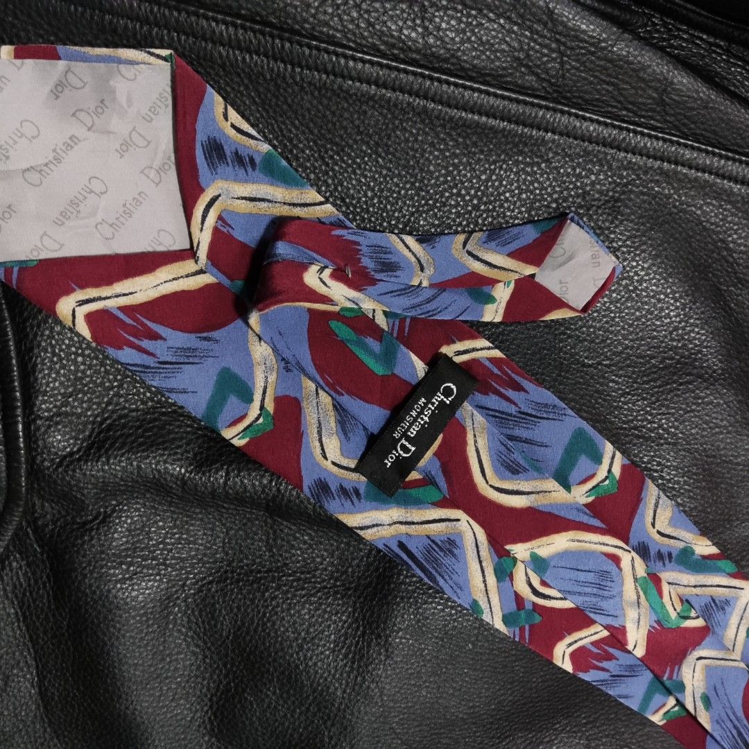 Vintage Christian Dior Abstract Tie (Category: Ties) located in Cavite. Submitted by bnb.og (Listing ID 1208777063, Image 3). Description: Genuine Christian Dior no issues.