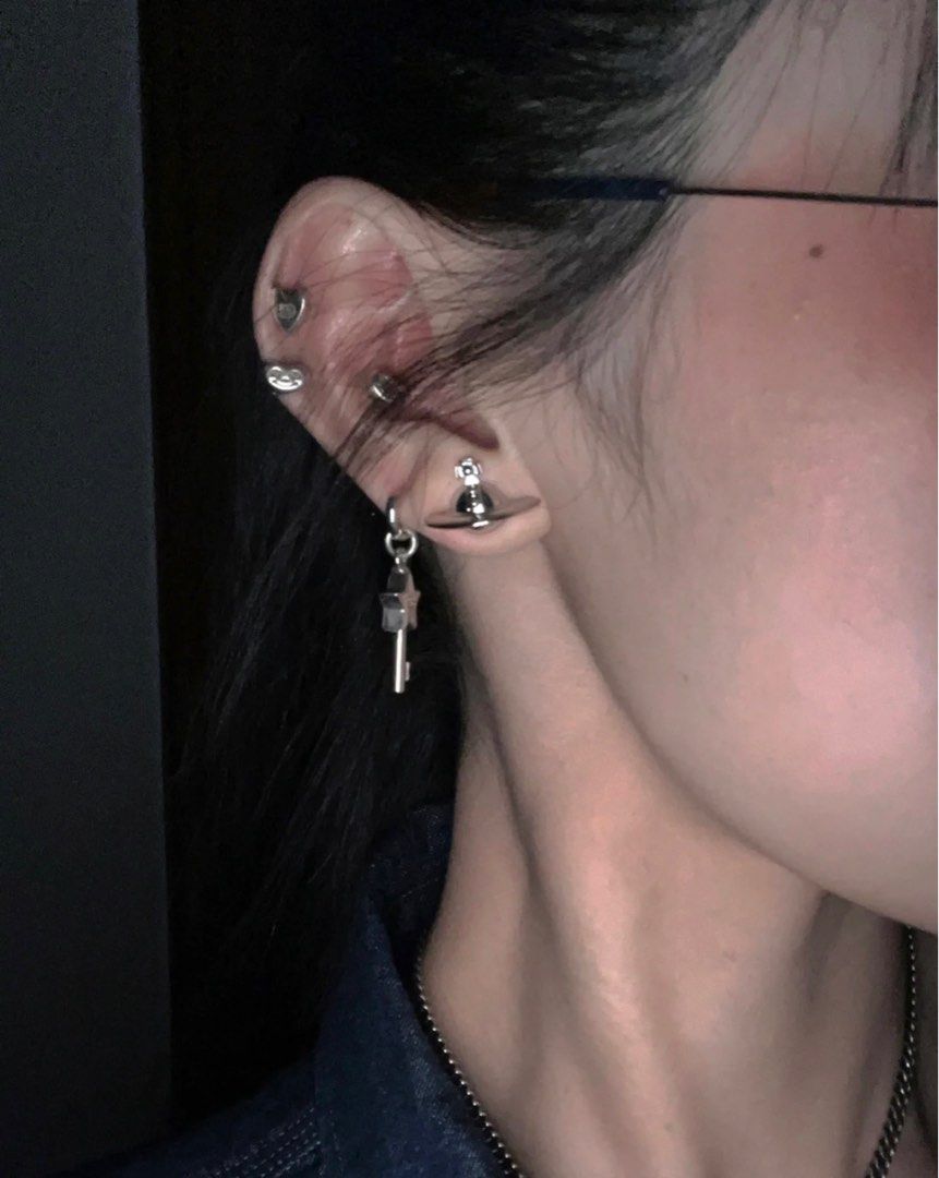 Vivienne westwood solid orb sales earrings silver
