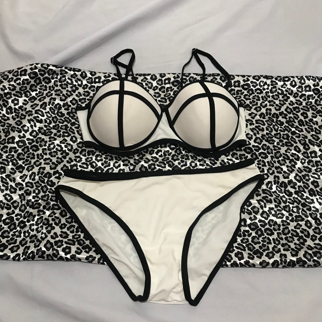 WHITE TWO TONE BLACK TWO PIECE SWIMSUIT, Women's Fashion, Swimwear