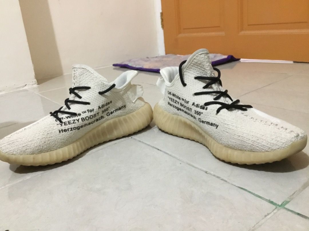 YEEZY 350 BOOST V2 OFF WHITE (Rice White), Men's Fashion, Footwear,  Sneakers on Carousell