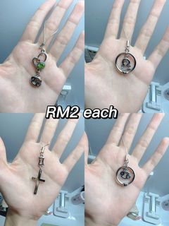 Zodiac sign keychain