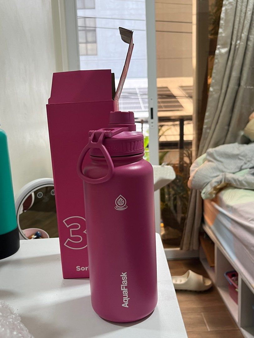 (NEW) 32oz pink Aquaflask, Furniture & Home Living, Kitchenware