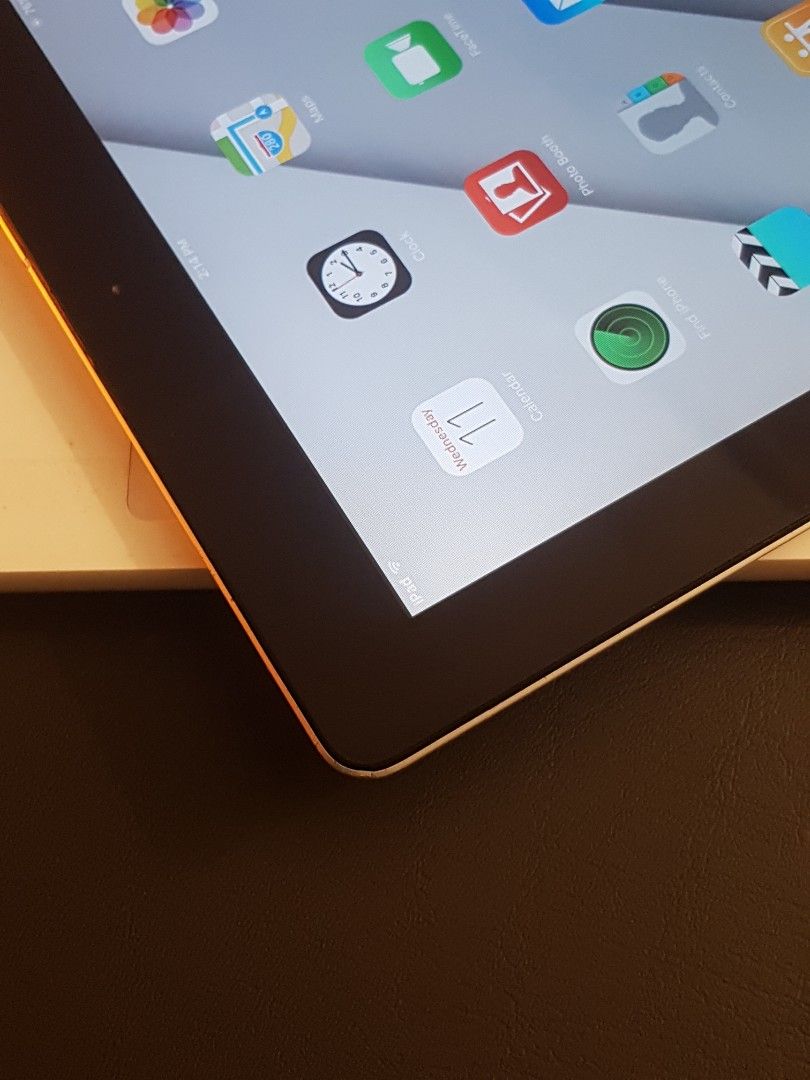 3,000 (Category: iPad) located in Cavite. Submitted by jmy826 (Listing ID 1209007733, Image 3). Description: Apple iPad 2 For Kids 16GB Internal Apple A5 Dual Core 9.7-inch LED Backlit Display in White Bezel, crystal clear LCD ₱3,000.0 fixed Inclusion Pack, Bnew Power Brick, Secondhand iPad itself(with backplate scratches but has no corner dents) Never been opened. No history of repair. + pre-downloaded apps: GMovies, Canva, Power Point, Excel, M