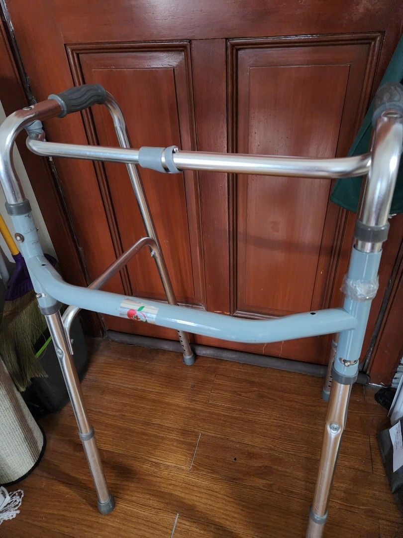4 legged crutches or walker, Health & Nutrition, Assistive