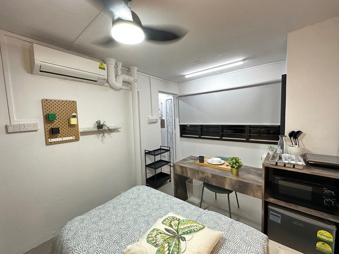 [5mins to Clementi MRT] 1 PAX HDB Studio Room 354 Clementi Ave 2 Immediate Availability