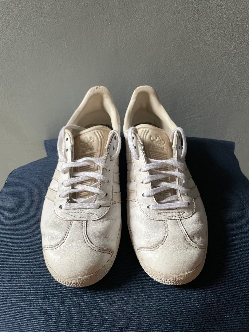 adidas gazelle triple white