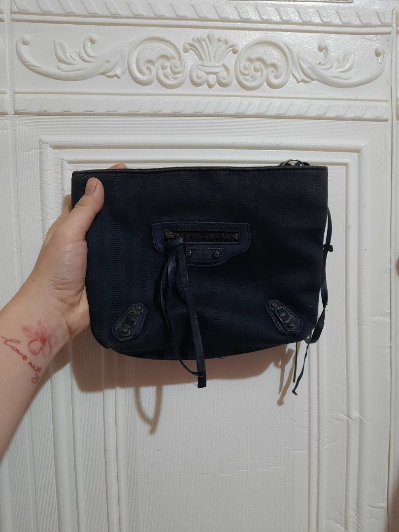 Authentic balenciaga pouch (Category: Luxury Bags & Wallets) located in Santa Rosa. Submitted by dannie.warren (Listing ID 1209042524, Image 2). Description: 100% authentic store bought.