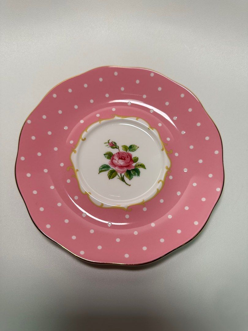 Authentic Brand New Royal Albert Tea set (Category: Coffee & Tea Tableware) located in Taguig. Submitted by dolcevita888 (Listing ID 1208938403, Image 3). Description: Royal Albert Cheeky Pink tea set with spoon With Box Authentic No haggling and Please stop asking if it’s still available. Listing will be removed once sold or will be marked reserved. Thank you.