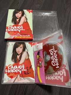 Autographed Cyndi 王心凌- Honey