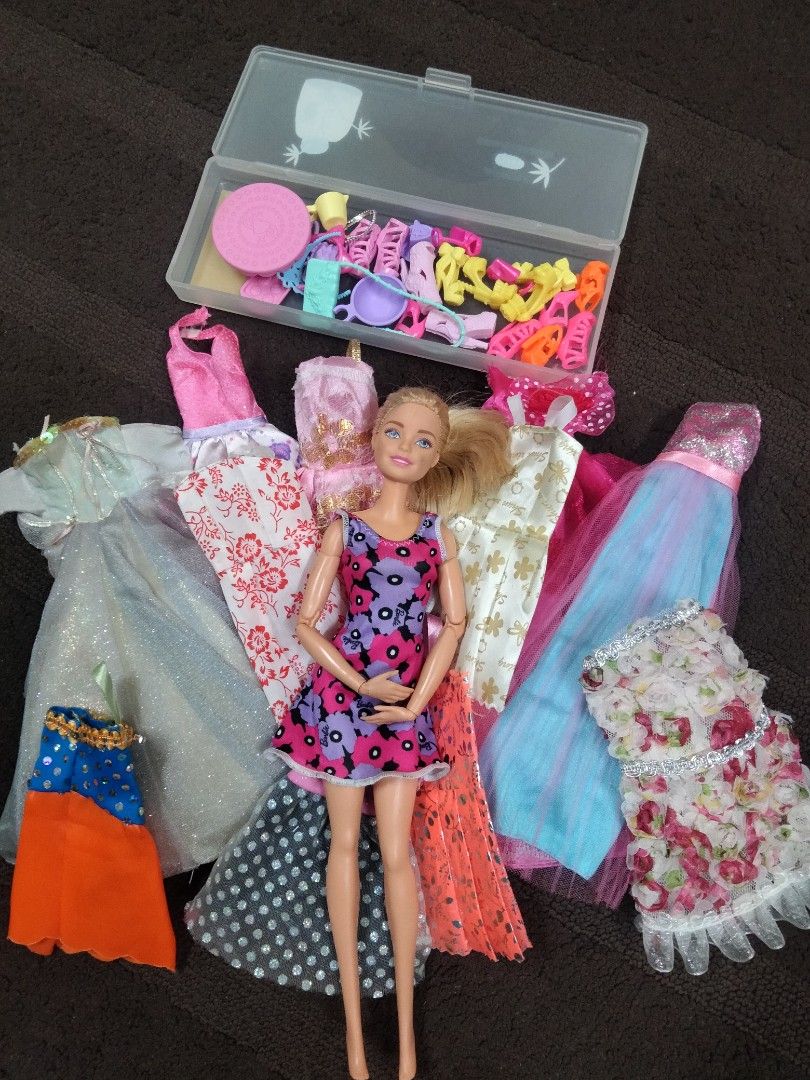 Barbie clothing and accessories