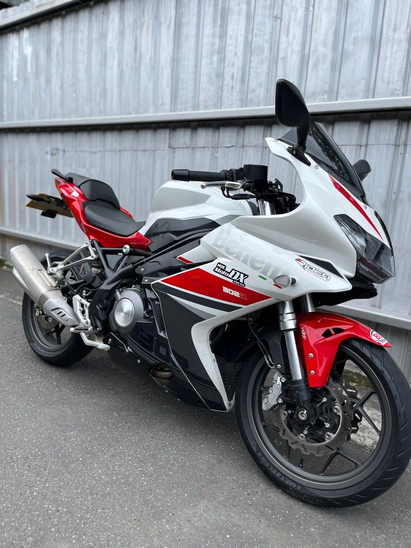 Benelli 302r Usata BENELLI 302R, 機車, 重機在旋轉拍賣