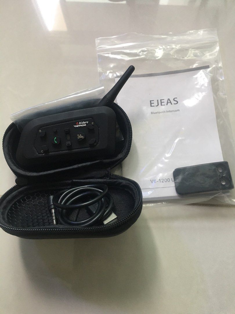 Almost new motorcycle v6 rider bluetooth talkie netphone