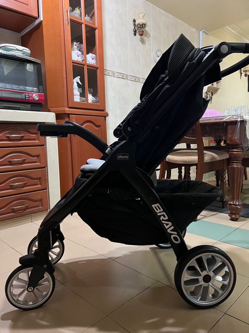 Chicco Bravo LE stroller and Keyfit 30 car seat, Babies & Kids, Going Out, Strollers on Carousell