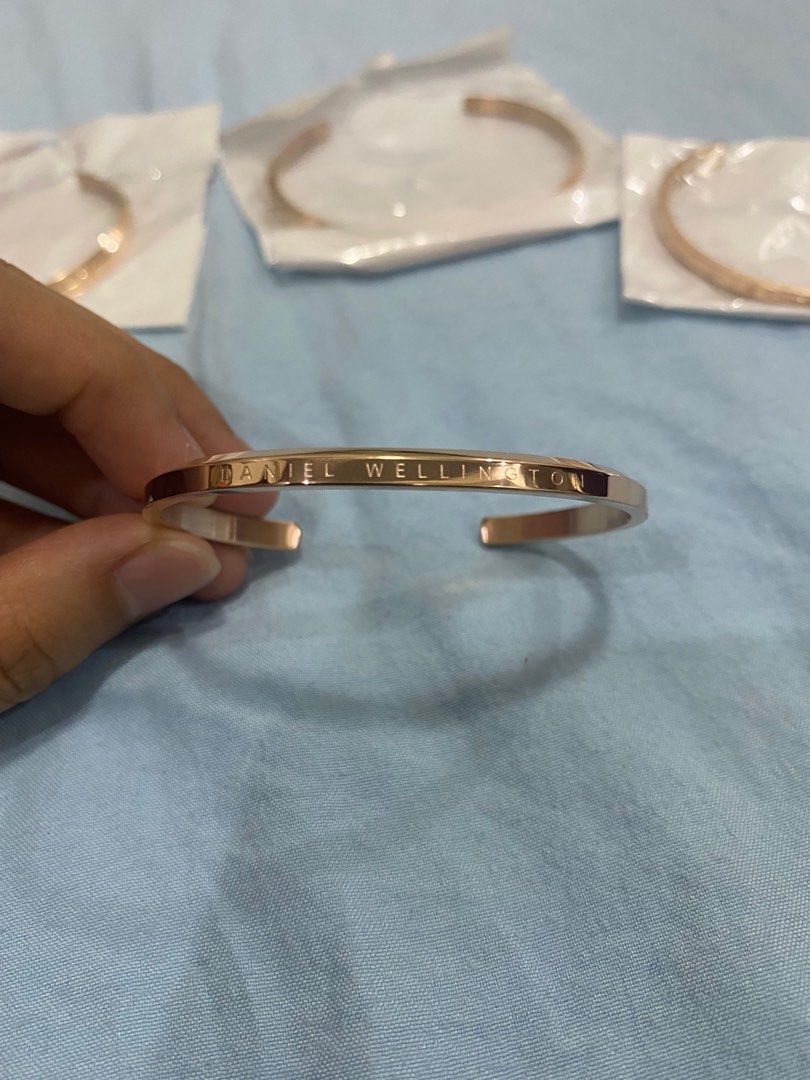 Daniel wellington gold bangle online