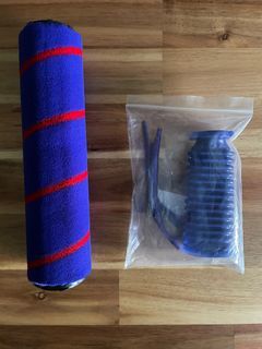 Dyson V8 soft roller brush & blue hose