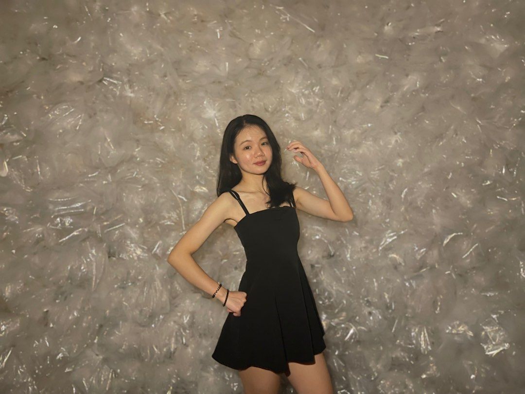 Elegant spaghetti strap best sale dress