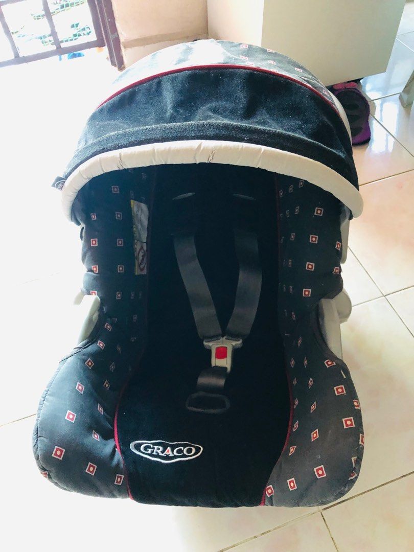 Graco infant carrier, Babies & Kids, Going Out, Carriers & Slings on Carousell