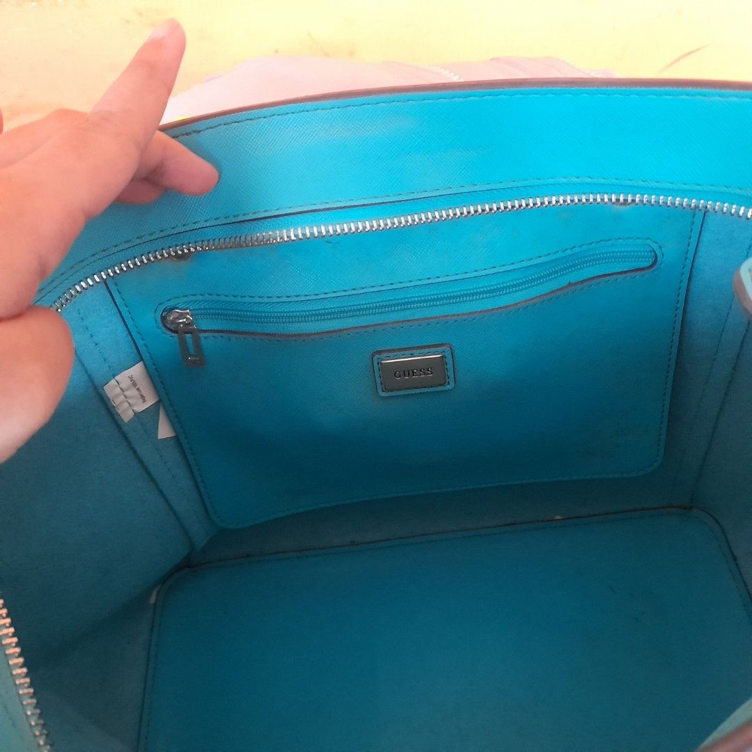 GUESS BAG ORIGINAL, Luxury, Bags & Wallets on Carousell
