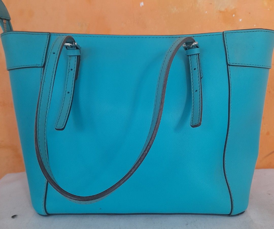 GUESS BAG ORIGINAL, Luxury, Bags & Wallets on Carousell