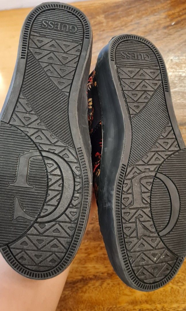 guess slip on shoes womens
