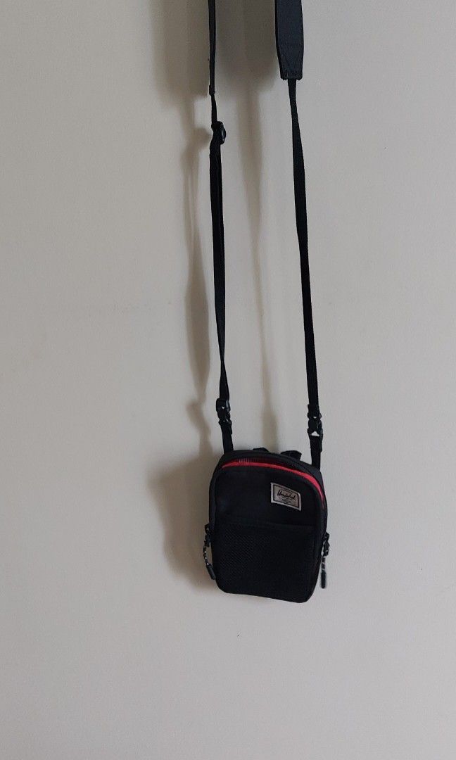 Herschel small shoulder outlet bag