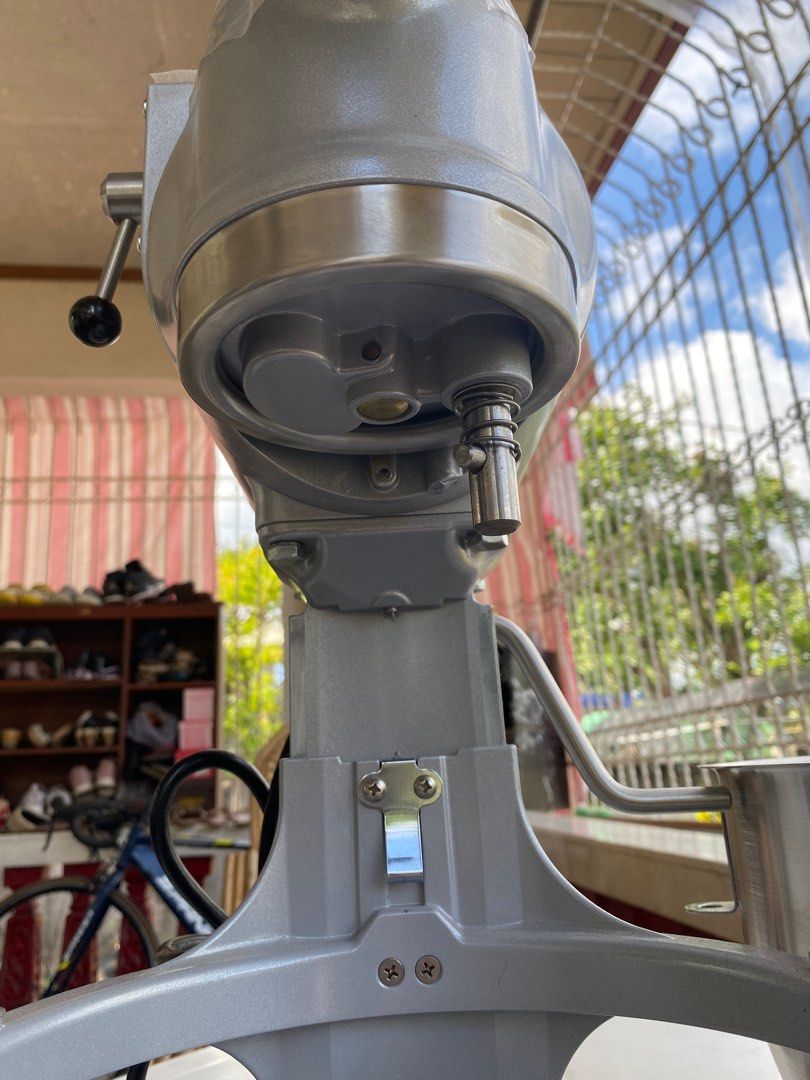 Hobart n50, Furniture & Home Living, Kitchenware & Tableware, Bakeware