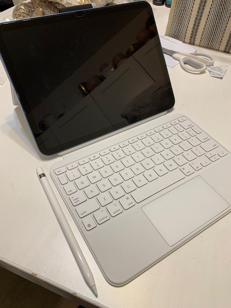 iPad 10 64GB with Magic Keyboard Folio and Apple Pencil, 手提電話