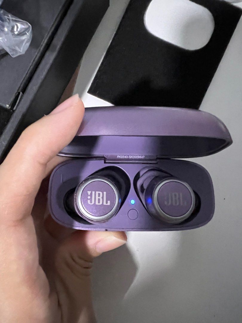 Jbl live deals 300 purple